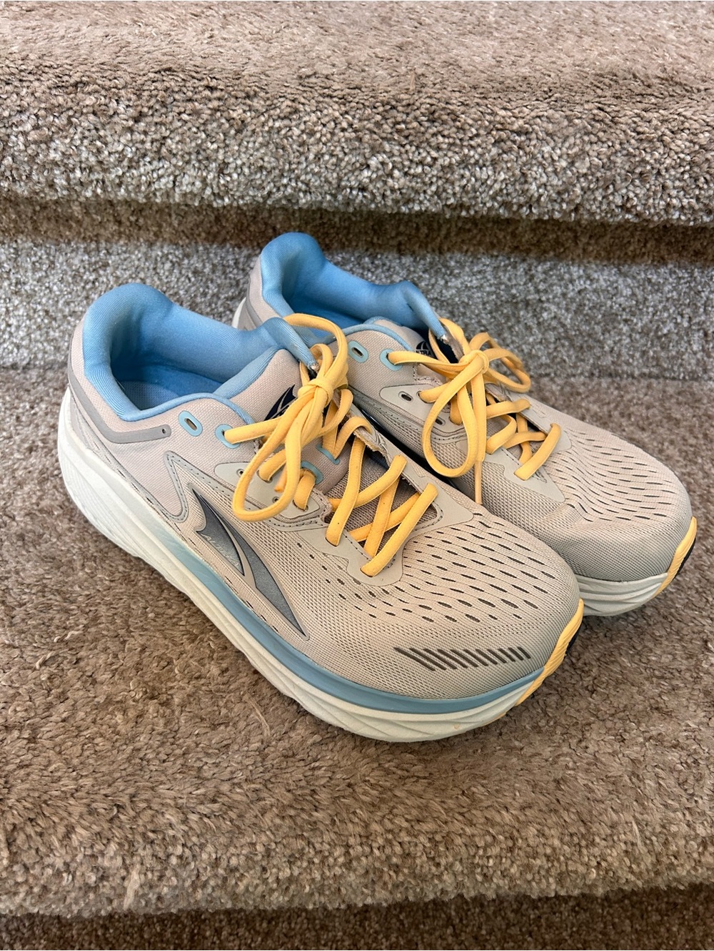 Altra Women’s Via Olympus Running Walking Wide Toe Box Comfort Shoe. Grey. 7.5 - Picture 2 of 8